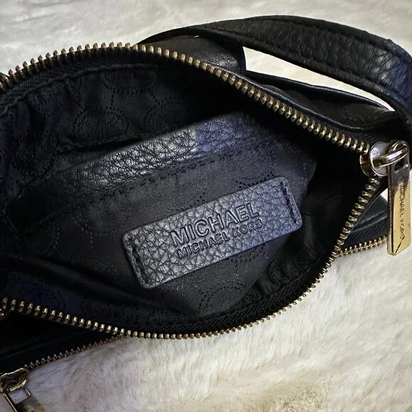 Michael Kors Fulton Large Black Pebbled Leather Crossbody Bag - Picture 11 of 15